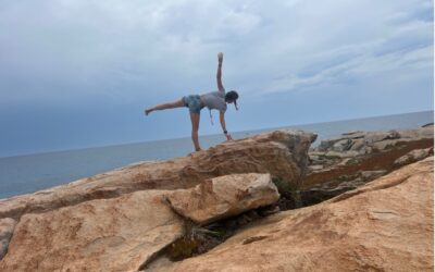 Der Halbmond, die Asana des Monats Jänner im YogaAtelier